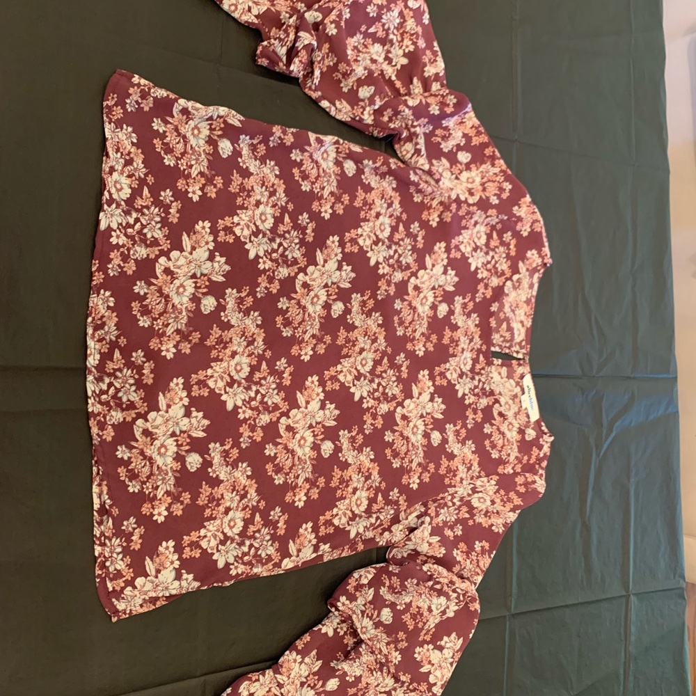 Boho floral blouse with tiered sleeves